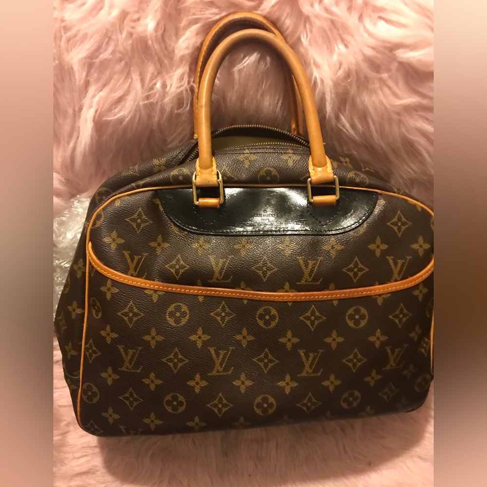 Auth Louis Vuitton Deauville bowling bag